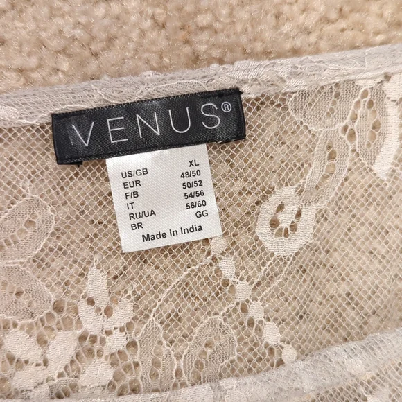 Women's top, size XL, brand new. Mostly white lace with grey jersey lower half - Picture 3 of 5